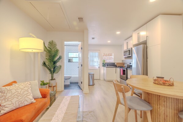 TV, fireplace, computer monitors