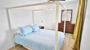 3 bedrooms, desk, iron/ironing board, WiFi