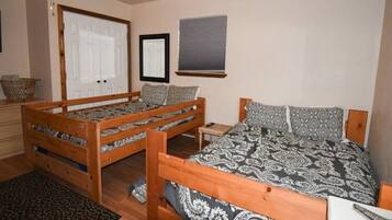 2 bedrooms, internet, bed sheets