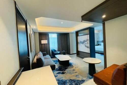 Grand Anara Airport Hotel