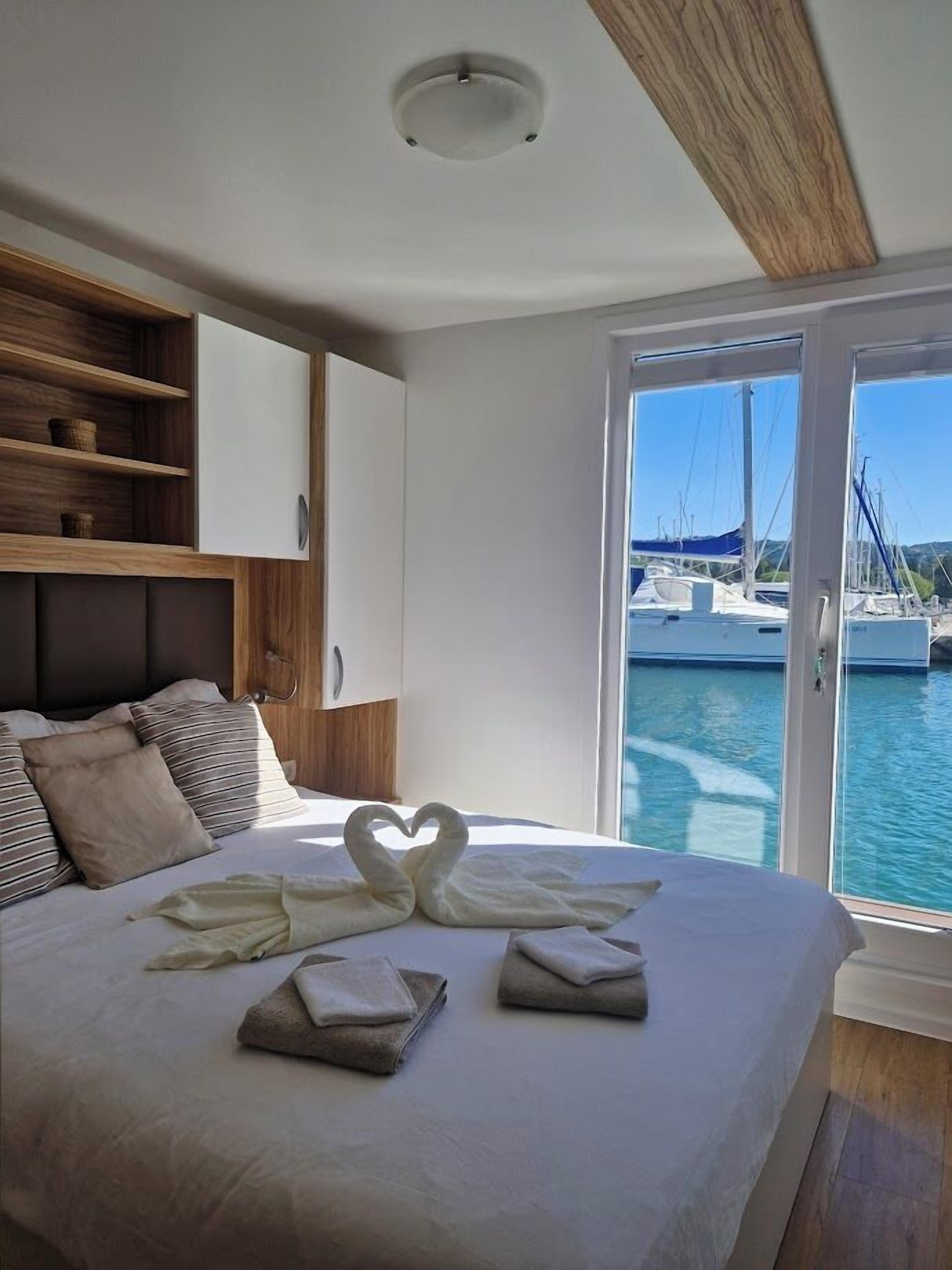 Öryggishólf í herbergi, myrkratjöld/-gardínur