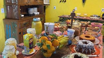 Sudah termasuk sarapan ala kontinental setiap hari