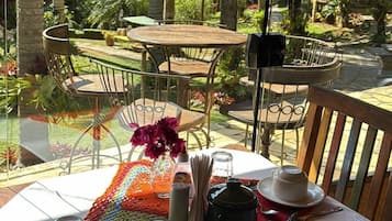 Dagelijks continentaal ontbijt inbegrepen