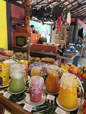 Free daily continental breakfast 