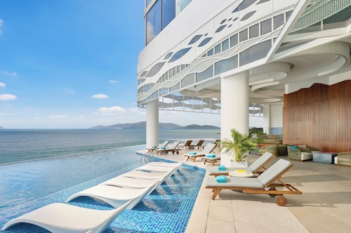 voco Scenia Bay Nha Trang by IHG