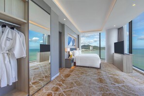 Premium bedding, memory-foam beds, minibar, in-room safe - voco Scenia Bay Nha Trang by IHG (Nha Trang)
