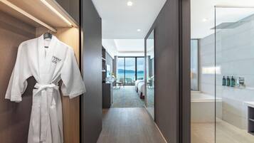 Literie de qualité supérieure, matelas mémoire de forme, minibar