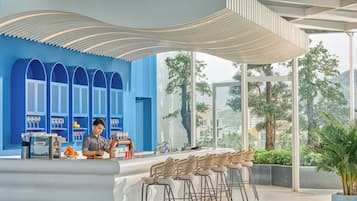 2 bar/lounge
