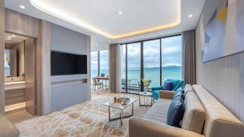 Bộ đồ giường cao cấp, nệm cao su hoạt tính (memory foam), minibar