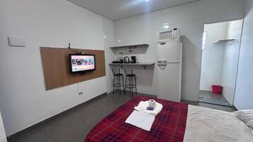 Basic Studio | Free WiFi