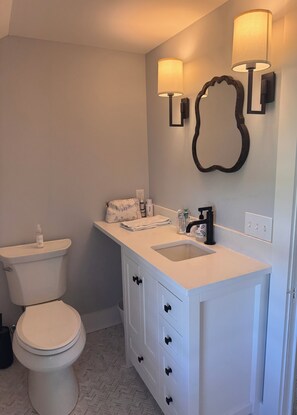 Dusche, Handtücher, Seife, Toilettenpapier