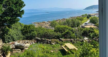 OLarDasOlas Oceanfront house with garden in Porto do Son