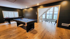 غرفة الألعاب