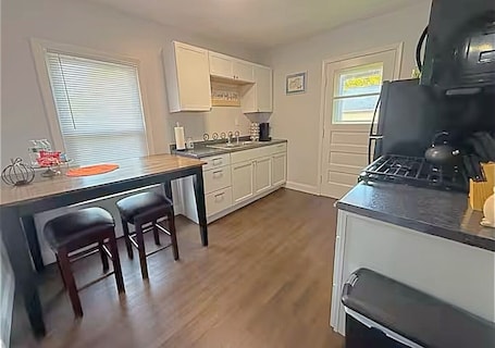 Private kitchen. Chic Hideaway in Tipperary Hill