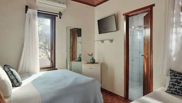 Habitación doble superior | Cortinas blackout, tabla de planchar con plancha y wifi gratis