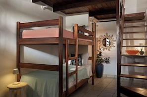 Classic Duplex | Blackout drapes, iron/ironing board, free WiFi