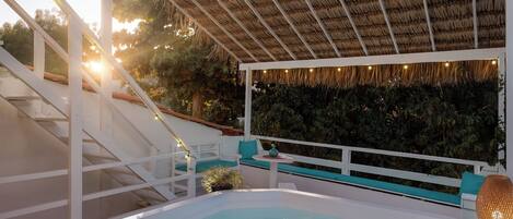 Bain à remous extérieur