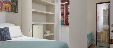 Chambre Double | Rideaux occultants, fer et planche à repasser, Wi-Fi gratuit