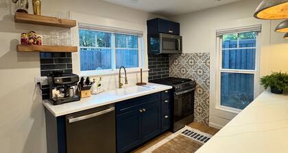 Little Cherry Cottage Close to it All in Flagstaff