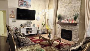 Télévision, cheminée