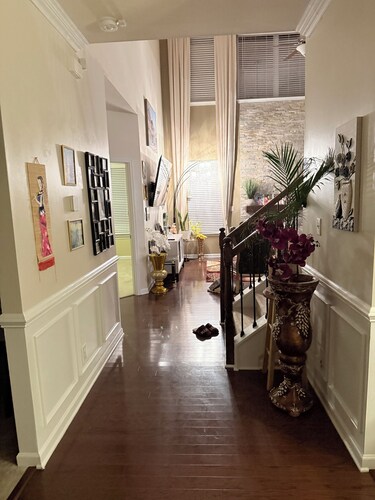 4-bedroom house in lovely High Point with AC, fitness room