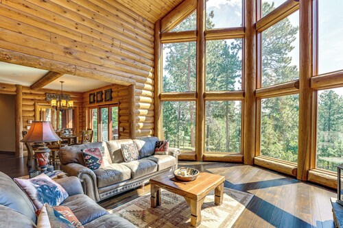 Hike, Fish & More: Grand Cabin w/ Decks in Sturgis