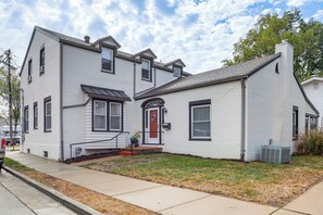 Exterior - Walk Everywhere! Dtwn WashMo Home Near Wineries (Washington)