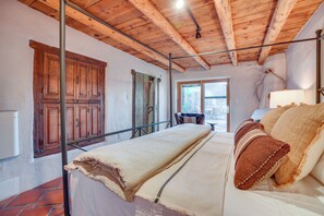 3 bedrooms, desk, iron/ironing board, travel cot - Rustic Adobe-Style Home w/ Hot Tub in Santa Fe (Santa Fe)