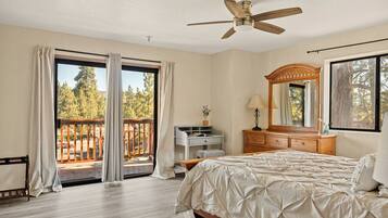 2 habitaciones, escritorio, tabla de planchar con plancha y wifi