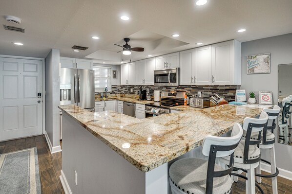 Fridge, microwave, stovetop, dishwasher