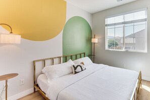 5 Schlafzimmer, Schreibtisch, Bügeleisen/Bügelbrett, Internetzugang