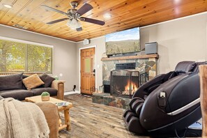 TV, peis og stereoanlegg