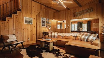 電視、壁爐、乒乓球設施