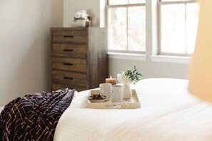 3 slaapkamers, een strijkplank/strijkijzer, wifi, beddengoed