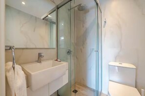 Loft Deluxe, balcon | Salle de bain
