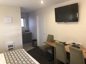 Studio, Garden View | In-room safe, soundproofing, iron/ironing board, free WiFi