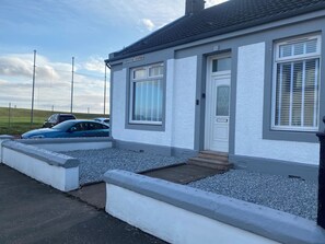 Exterior detail - Woodside Bunglaow - Stay by the Sea (Saltcoats)
