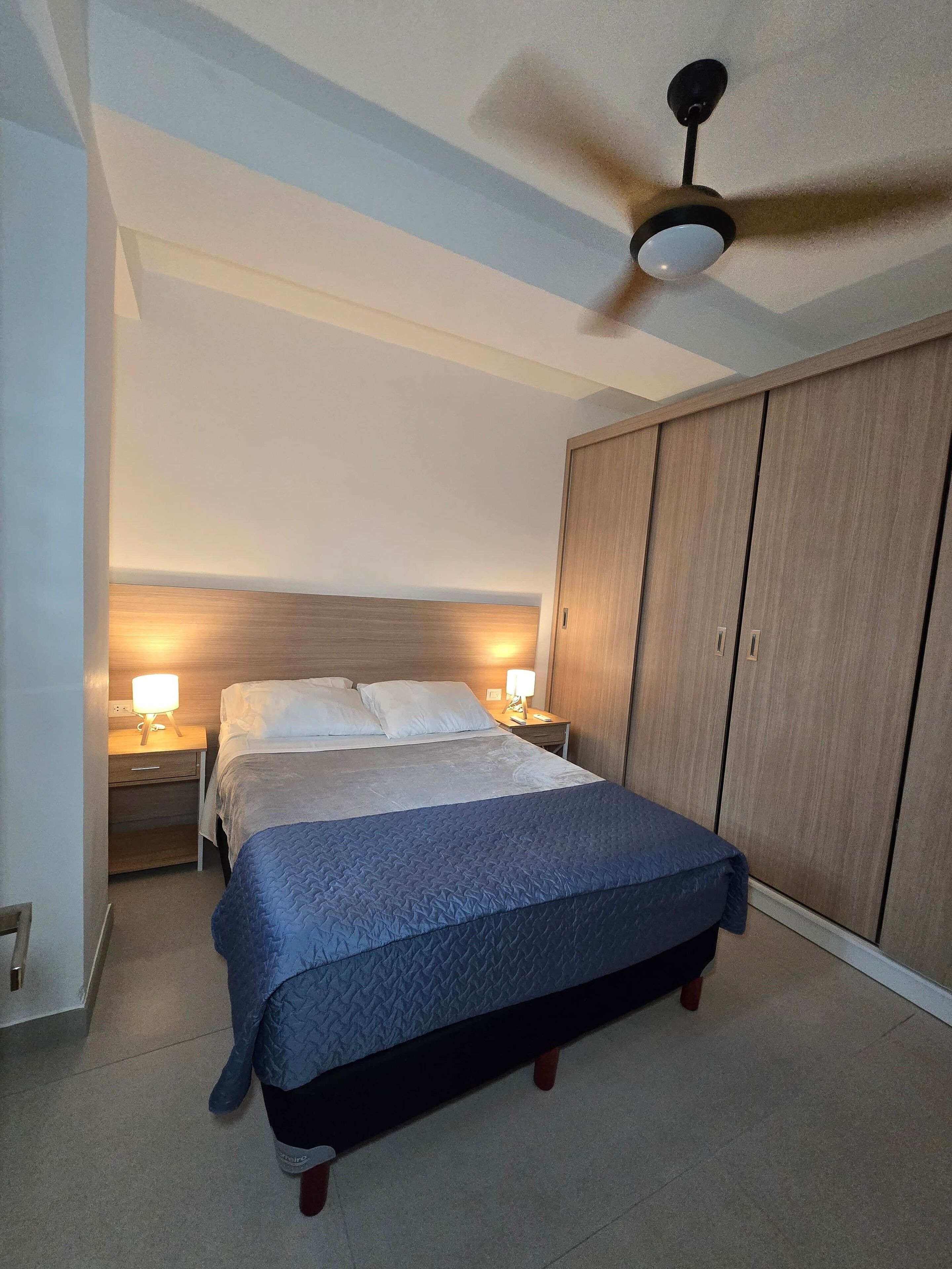 1 camera, ferro/asse da stiro, Wi-Fi, lenzuola