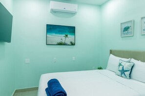 Strykejern/-brett, internettilgang og sengetøy