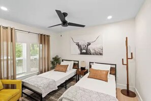 Bügeleisen/Bügelbrett, WLAN, Bettwäsche