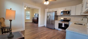 Micro-ondas, fogão, cooktop, lava-louças