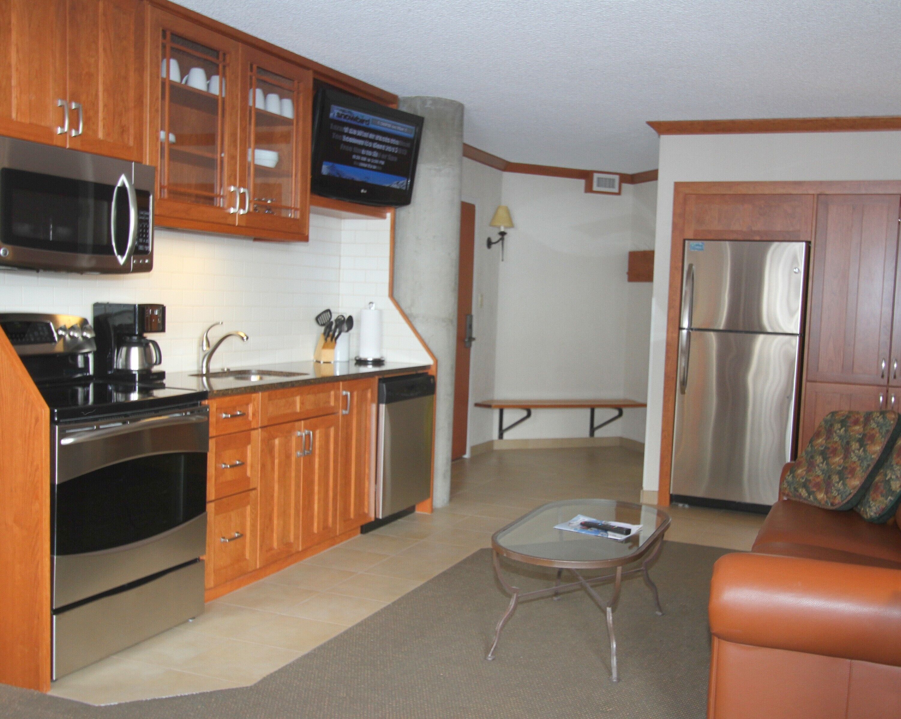 Micro-ondes, four, plaque de cuisson, lave-vaisselle