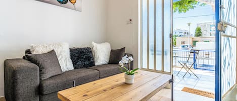 Departamento, 2 habitaciones, cocina, vista a la ciudad | Sala de estar