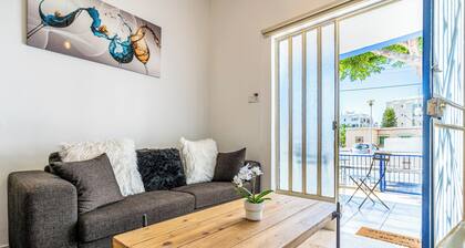 Nala - 2 Bedroom Apt & Patio in Larnaca