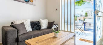 Nala - 2 Bedroom Apt & Patio in Larnaca