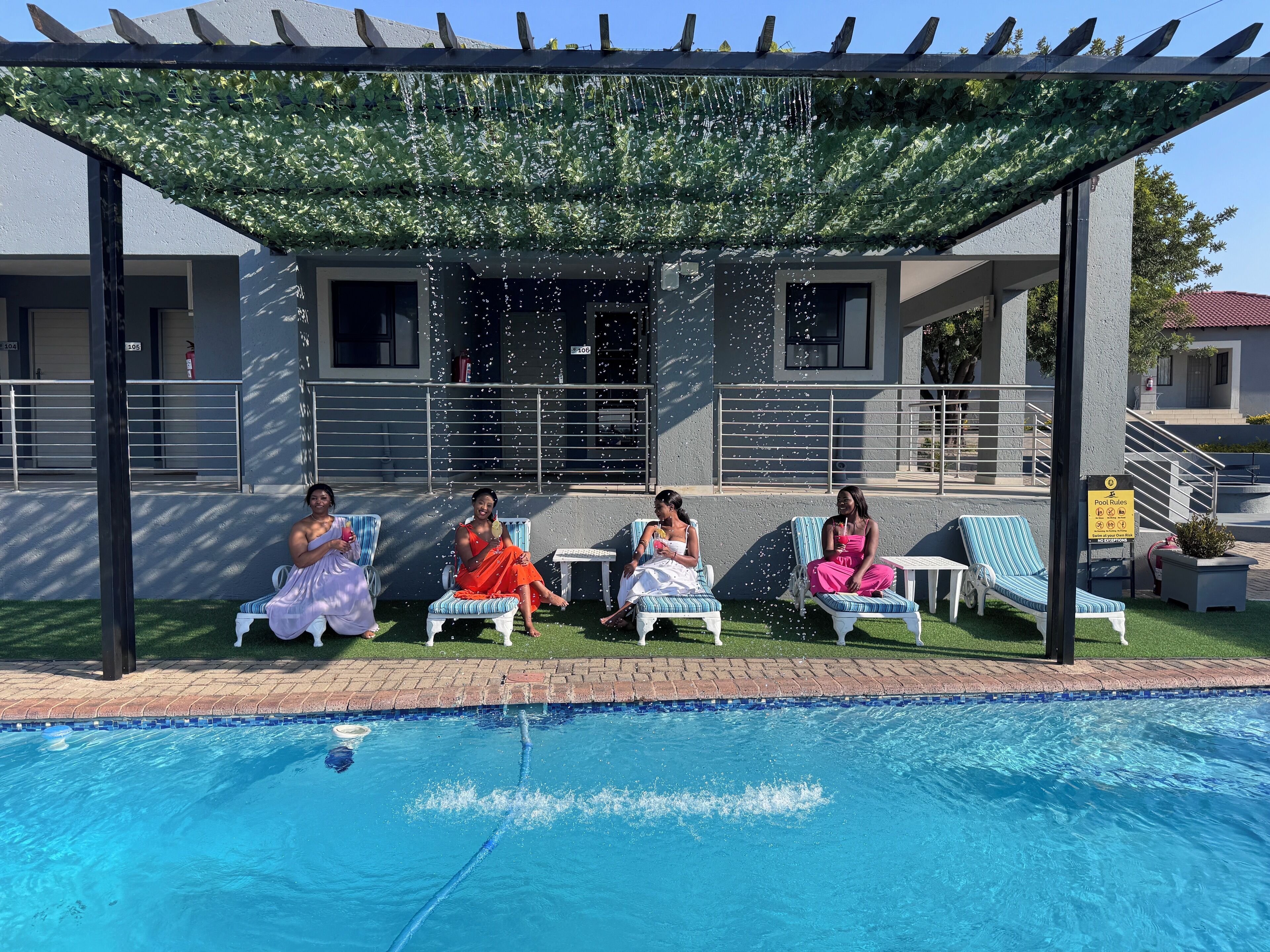 Hồ bơi ngoài trời 