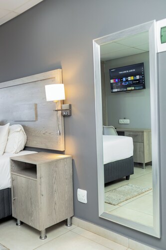 Khayalami Hotel Emalahleni