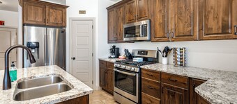 Zion Escape Cozy 3BD Home w/Heated Pool