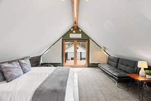 3 soverom, strykejern/-brett, reiseseng for barn og wi-fi (inkludert)