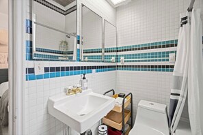 Shower, hair dryer, towels - Era & Edge | 3BR Victorian at 9th & 9th, Yard, Dog (Salt Lake City)